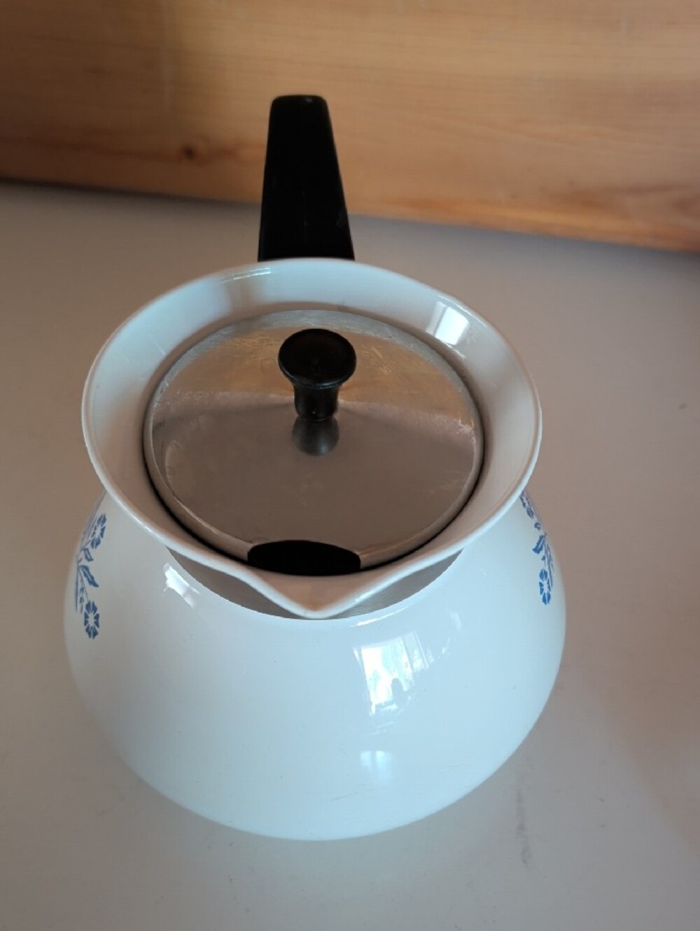 VTG. Corningware Blue Cornflower 6-cup Teapot .( Model P-104) - Picture 9 of 11